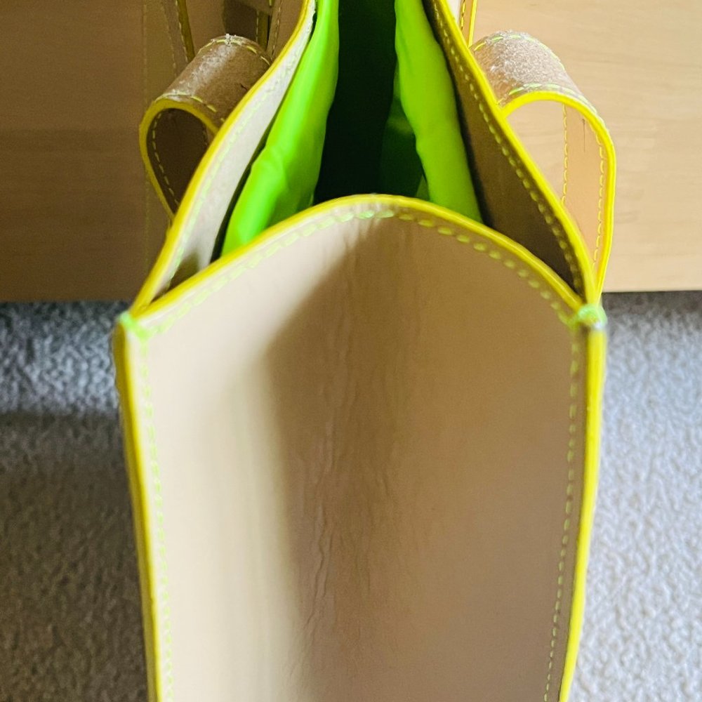 III Beca by Joy Gryson Leather Tote - Picture 11 of 12